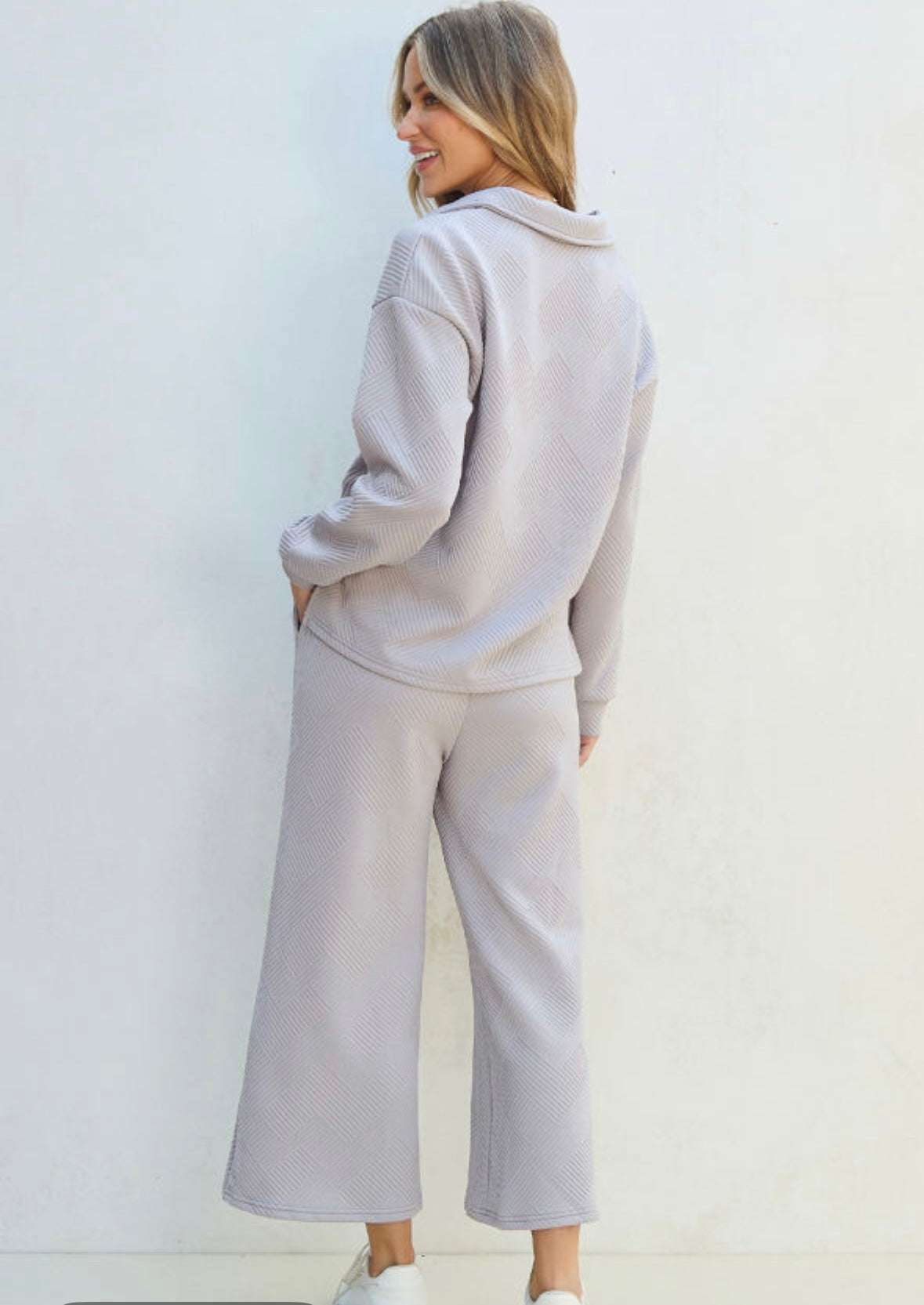 Light Gray Textured Set