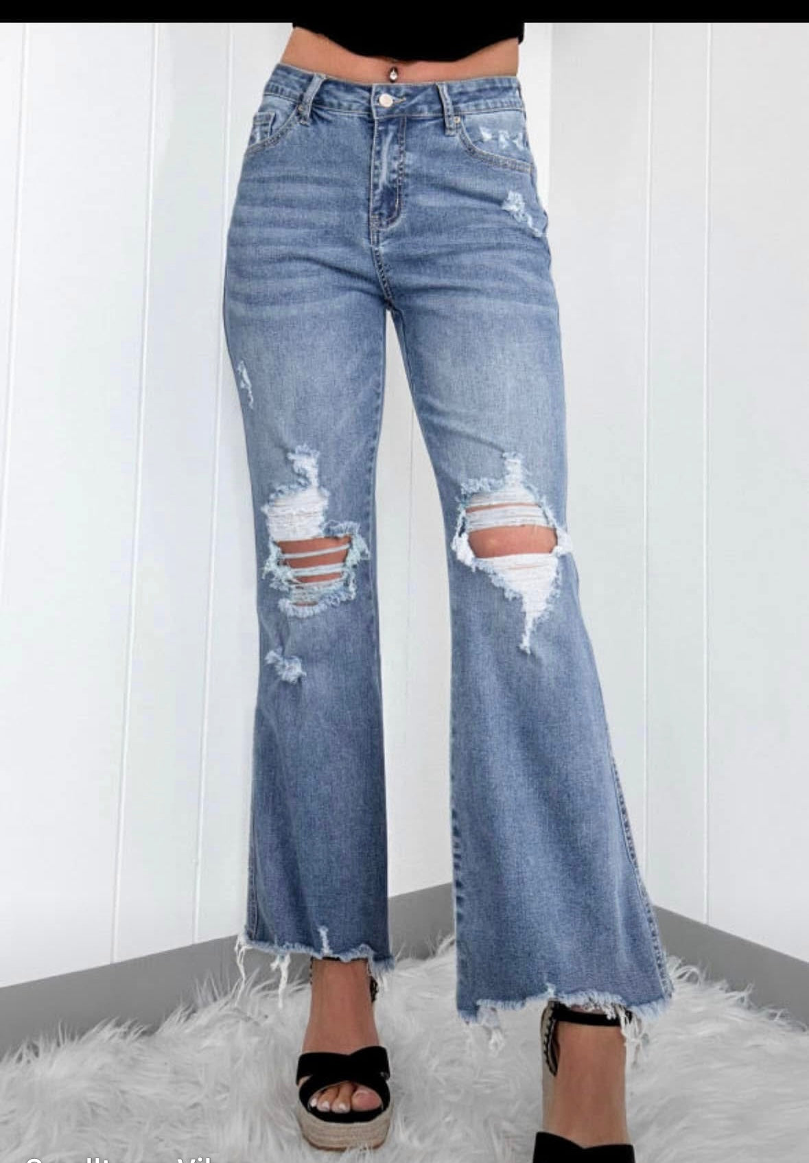 High Rise Ripped Cropped Jean