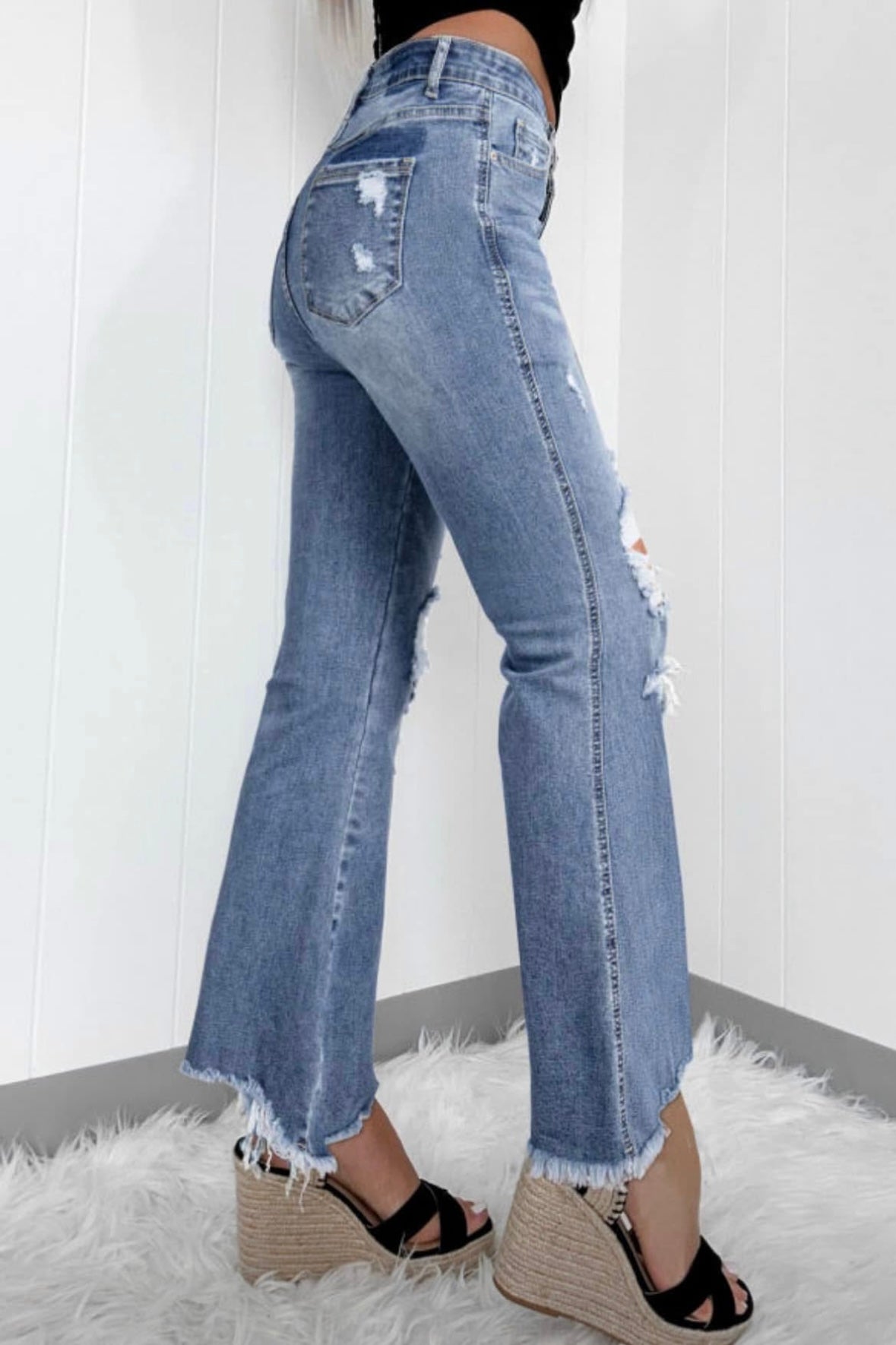 High Rise Ripped Cropped Jean